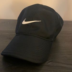 Nike Dri-Fit Featherlight Baseball Cap in Black